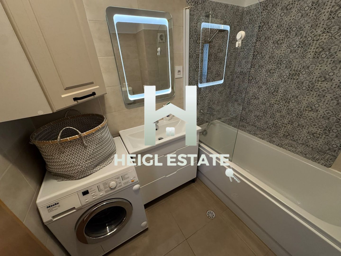 Apartament cu 3 camere si parcare privata, zona Torontalului, Lângă VOX - Poză 9