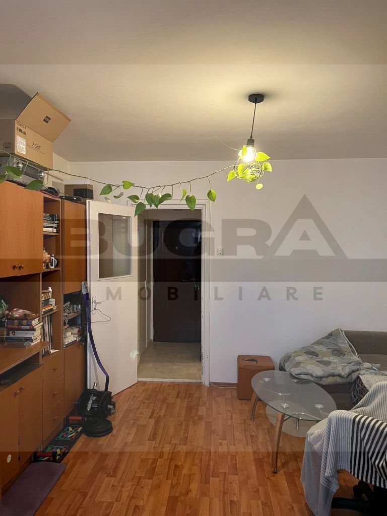 Garsoniera 28 mp, balcon, zona Detunata - Poză 2