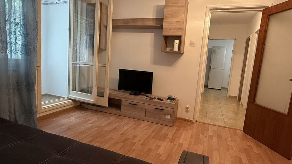 2 camere decomandat, parter, 2 min metrou, zona excelenta, pet friendly - Poză 3