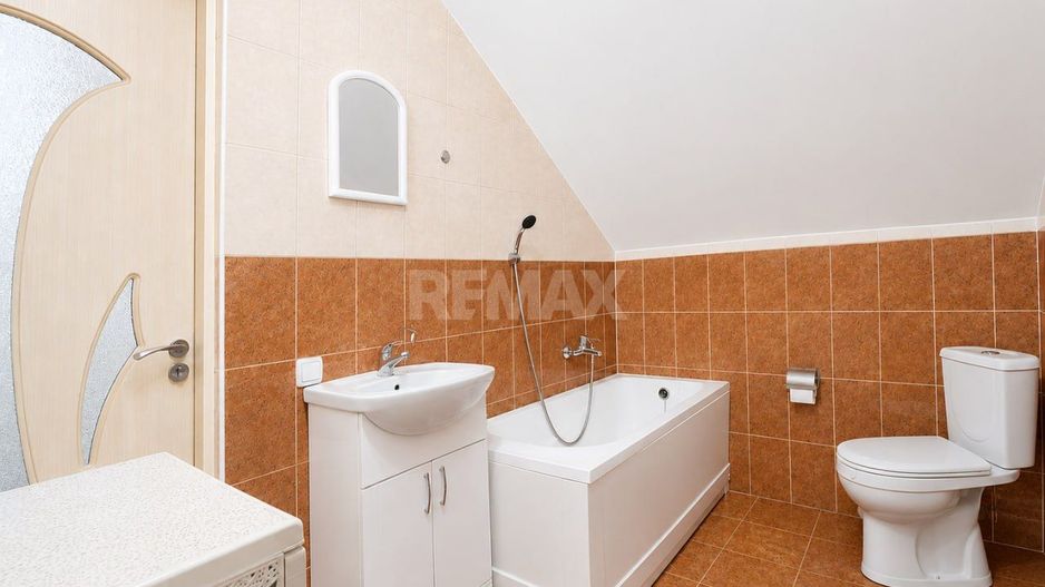 Casă generoasă cu 2 Nivele și confort modern – 10 Ari, Băcioi (sat Frumușica) - Poză 19