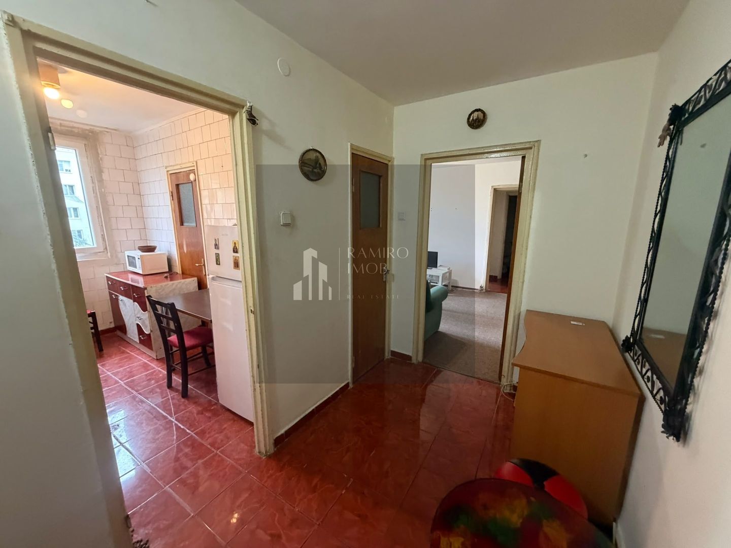 Apartament 3 camere| 67 mp | Etaj 2/4 |3 minute de metrou 1 Decembrie - Poză 1