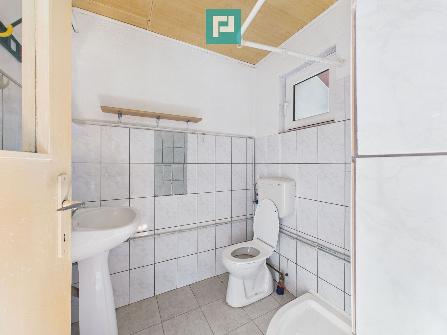 Casă cu o cameră, teren 350 mp în Subcetate - Poză 10