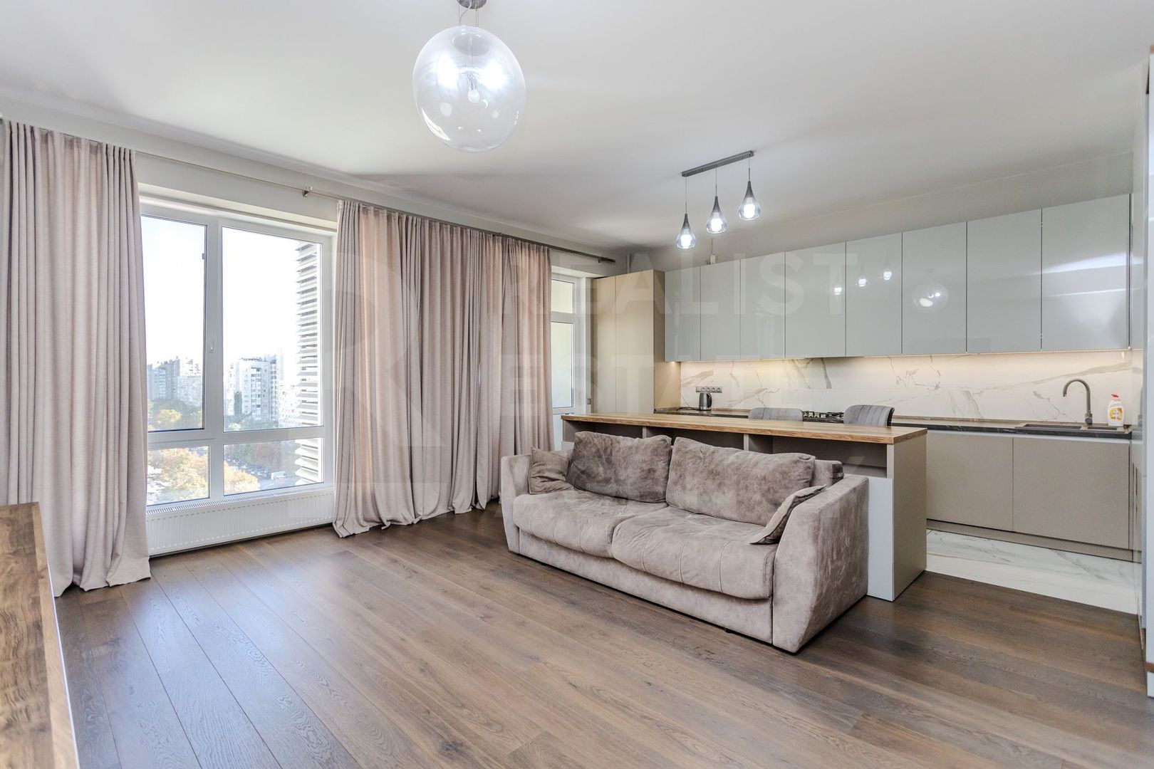 Chirie, apartament 3 camere, 110 mp, bd. Moscova, Rîșcani - Poză 1