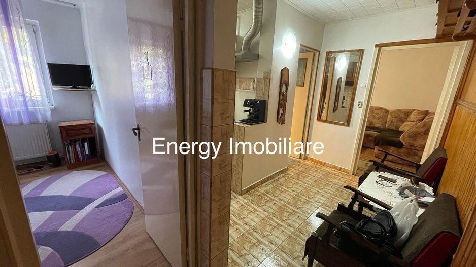 Apartament cu 3 camere, zona Dâmbul Pietros - Poză 1