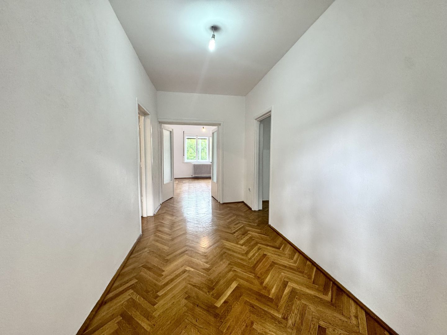 Apartament spațios într-o vilă, cu 2 garaje și terase – zona Iosefin - Poză 11