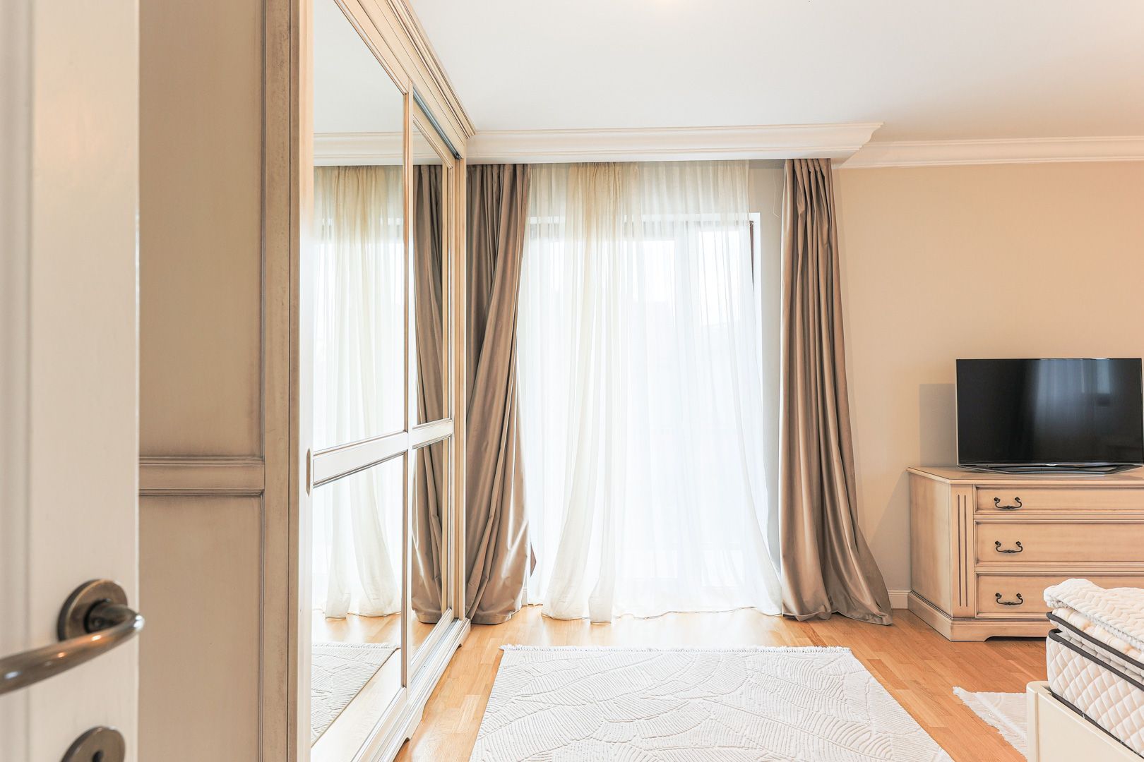 Casă premium în Subcetate, construcție nouă finisaje de lux Comision 0 - Poză 13