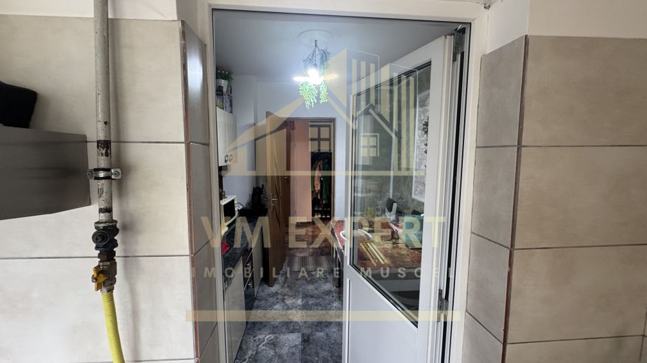 APARTAMENT 2 CAMERE PARTER CAMPULUNG GRUI - Poză 4