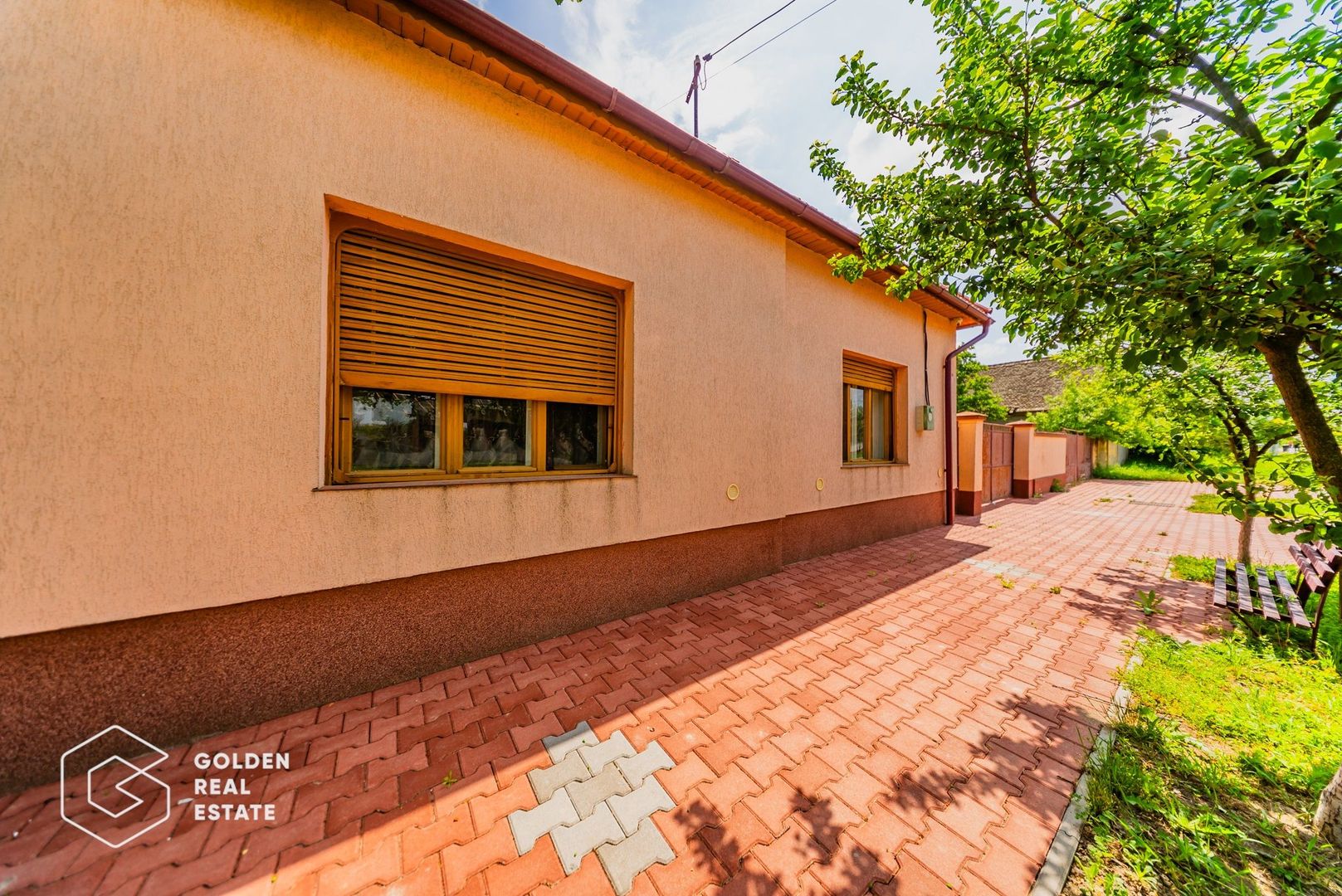 Casa situata in comuna Seitin, la cheie - Poză 35