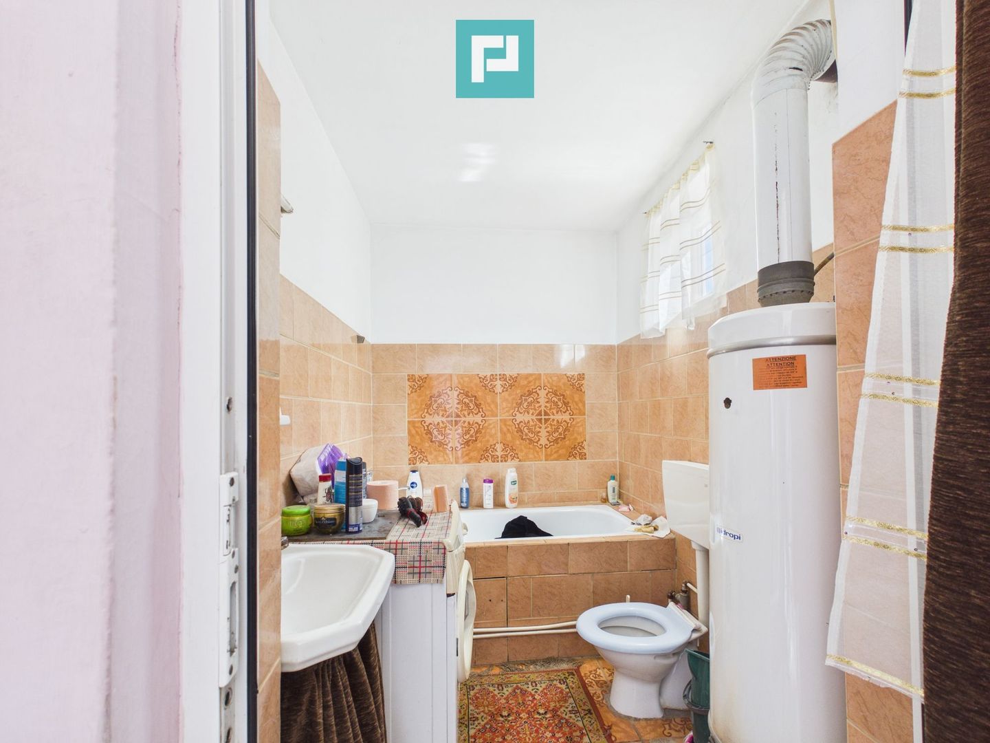 Casă cu 3 camere și 1047 mp în Peregu Mic - Poză 5