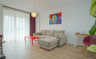 Coresi Urban Vibe | Apartament modern cu vedere directă la pietonală - Poză 2