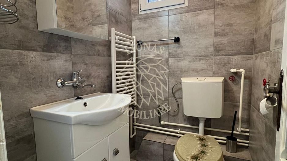 Apartament 2 camere-balcon-curte comuna-parcare-Zona Spalatoria Mara - Poză 7