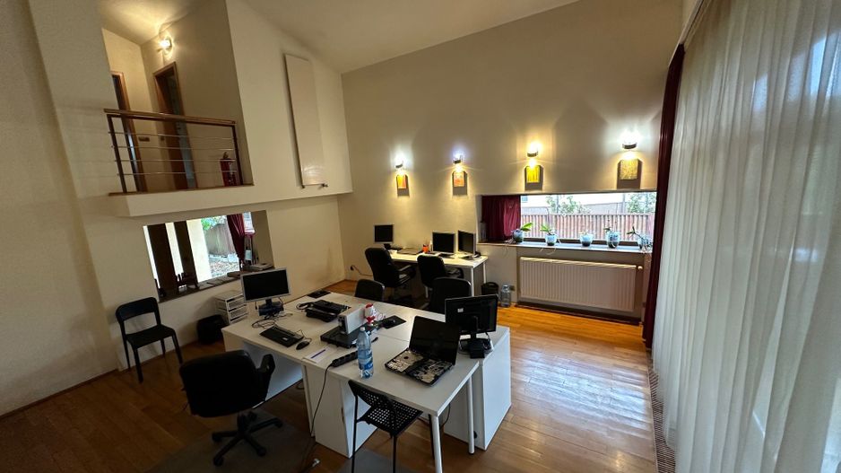 Casă / Vilă cu 6 camere în zona  Calea Aradului - Poză 7