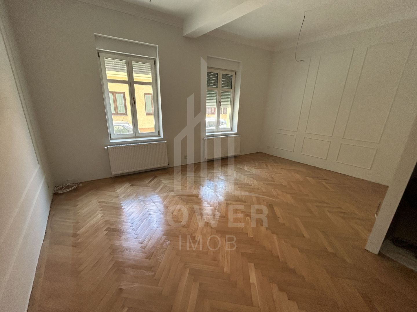 Apartament ULTRACENTRAL de vânzare - Poză 2