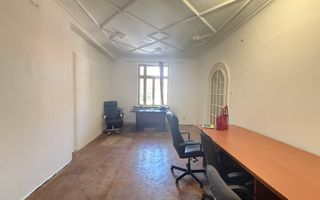 Eleganta, stil si mult potential intr-un apartament interbelic de 3 camere - Poză 4