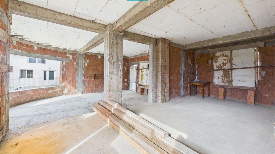 Casă la roşu S+P+1 în Bodrogu Nou - Poză 6