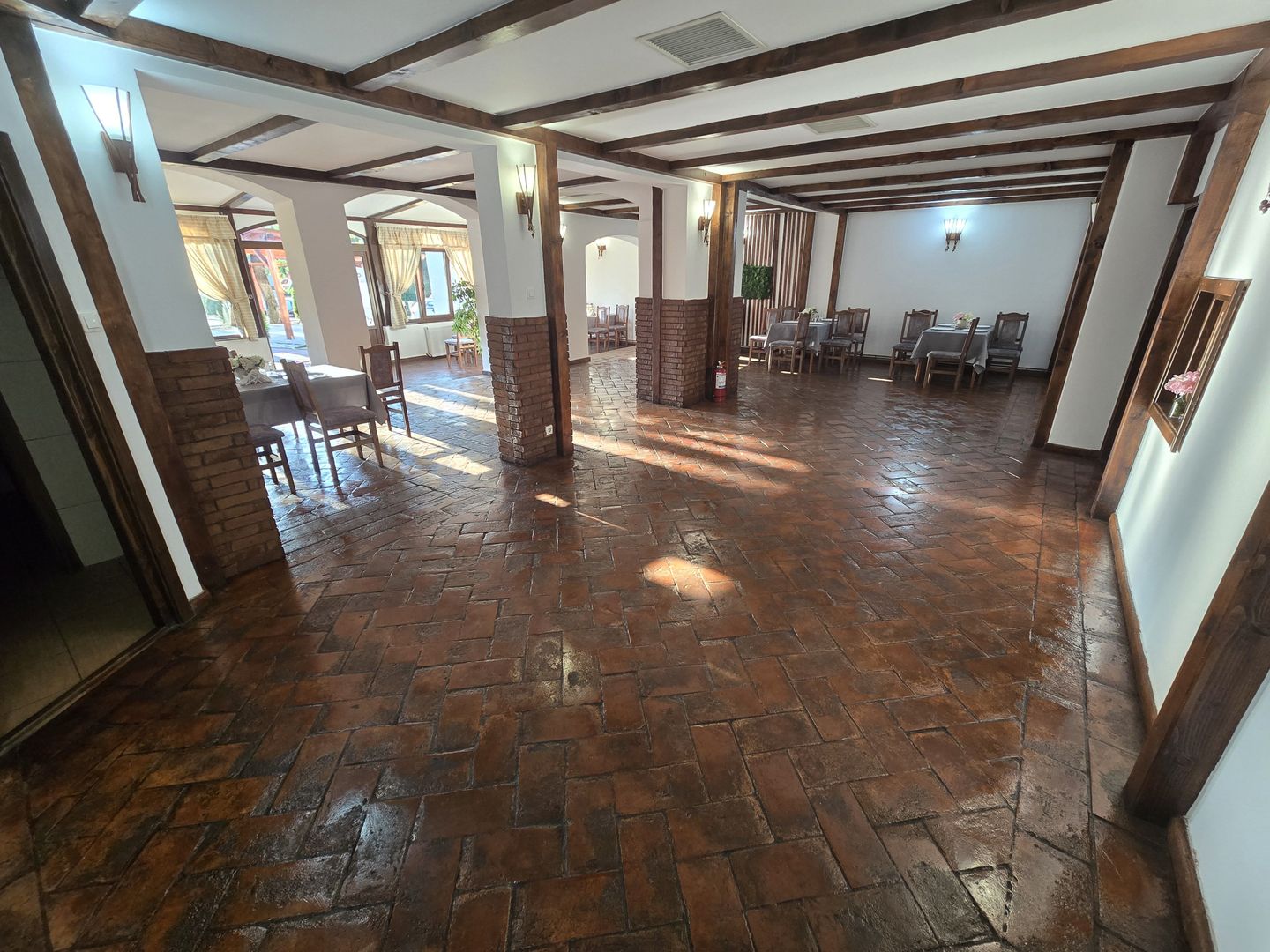 Restaurant 90 persoane+terasă 120 persoane,posibili asociere - Poză 18