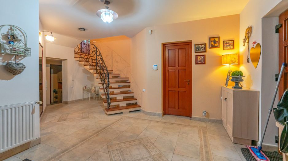 Casă individuală cu 7 camere lângă AFI Mall, ideală pentru birouri sau locuință - Poză 29