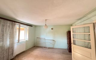 Casă cu teren generos în Șelimbăr – locație liniștită, ideală pentru familie - Poză 2