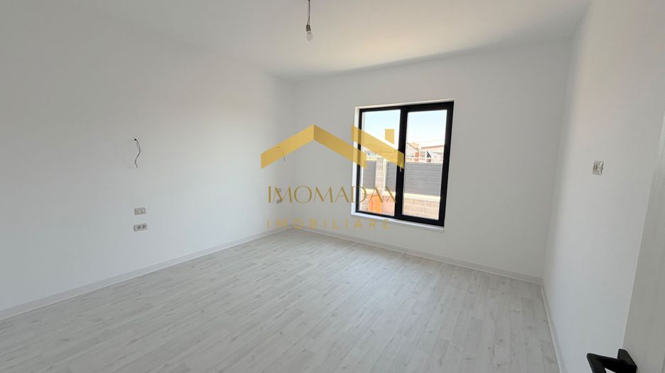 -Casa Individuala - Parter - 4 camere - - Poză 13