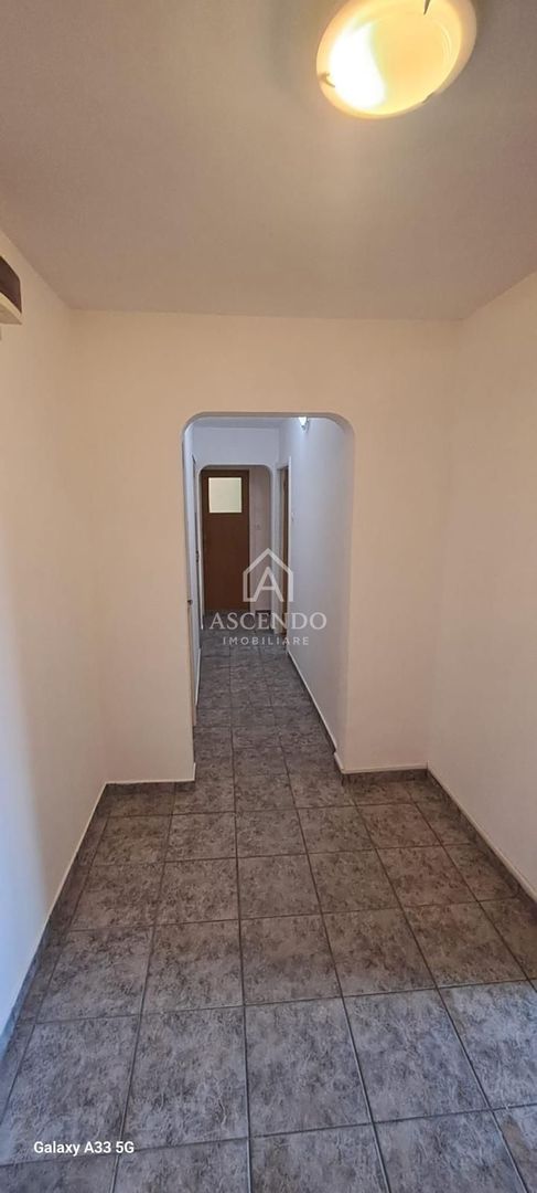 Apartament 3 Camere de Închiriat Gorjului Sector 6 | Parcare | 650 EUR - Poză 12