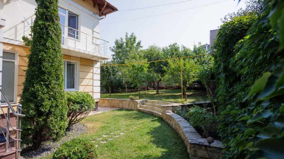 Chirie, casă, 6 camere, Strada Trifan Baltă, Centru - Poză 2