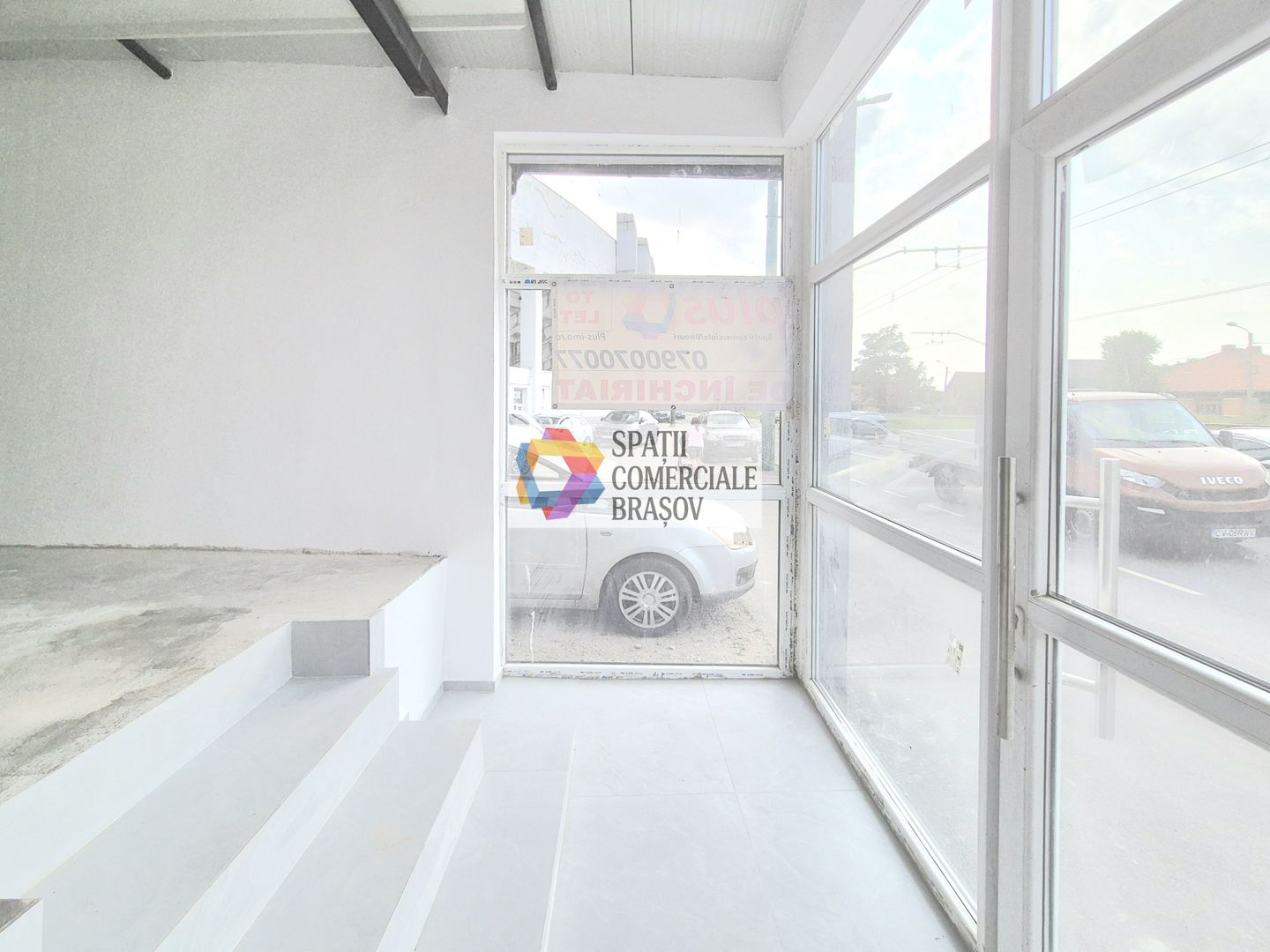 Spațiu de vânzare Brașov - 24 mp cu trafic auto intens - Poză 7