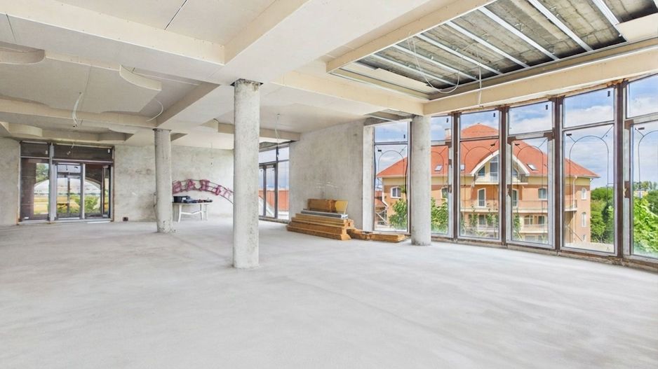 Clădire 850 mp, Czaran Gyula, 8 parcări - Poză 5