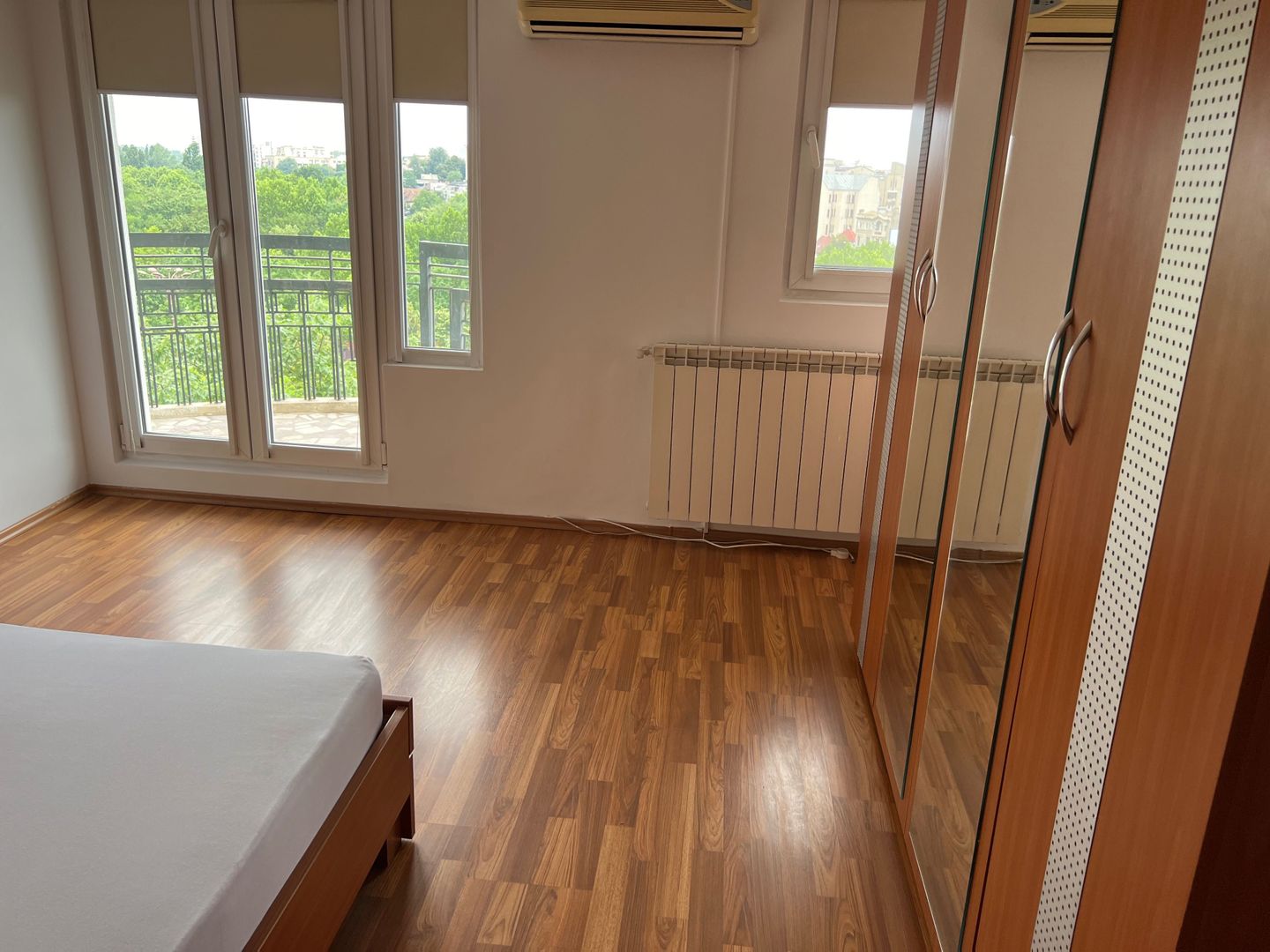 Inchiriere apartament modern cu 2 camere  zona Izvor vedere la parc - Poză 3