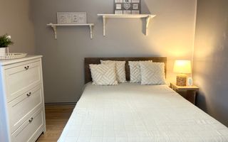 Tur virtual- 2 camere, primitor si luminos, cu garaj, in zona Centrala - Poză 2