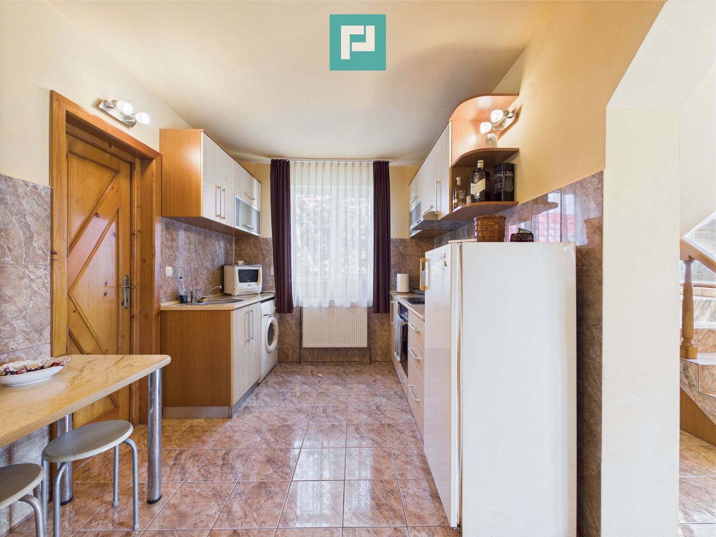 Vilă cochetă 4 camere P+M în Munar - Poză 4