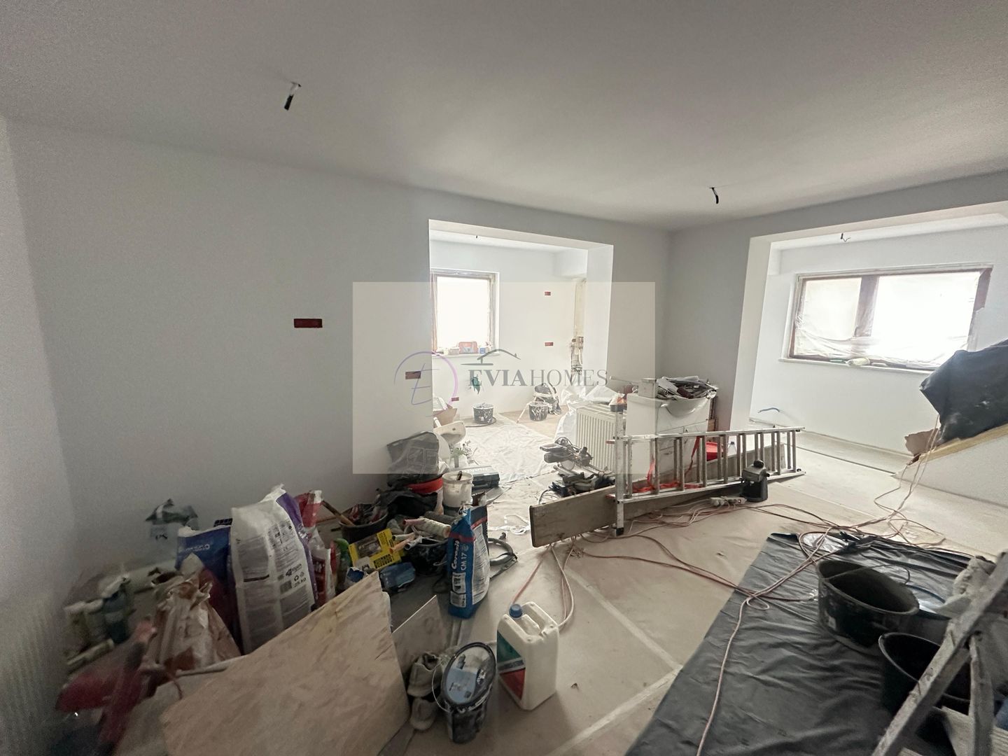 4 camere/ 2 bai / parcare in curte / zona strazii Bucuresti / 2350E mp - Poză 5