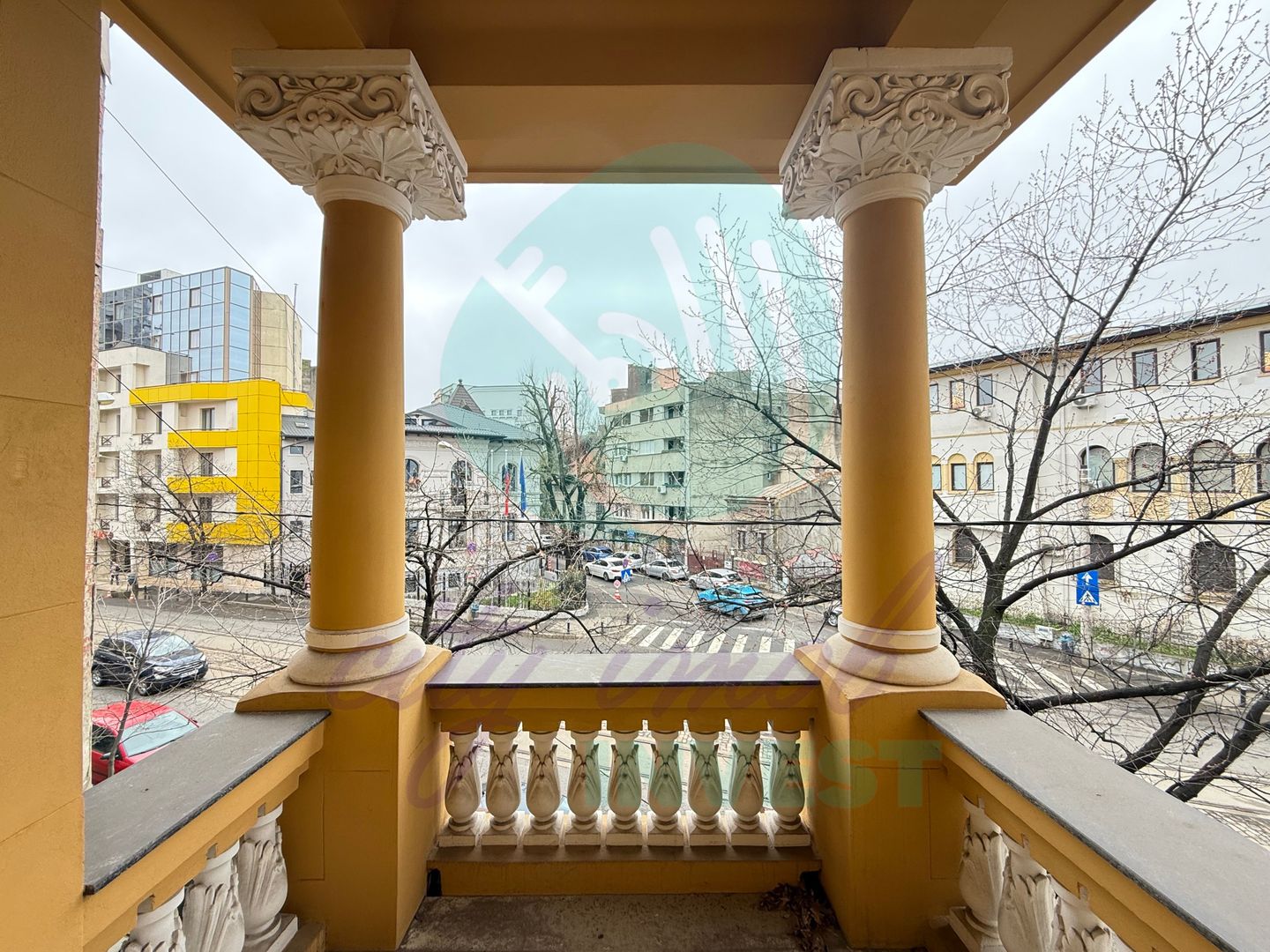 Apartament boieresc partial renovat - Poză 1