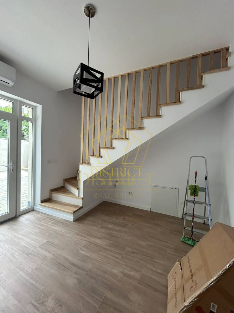 Triplex spatios cu 3 camere I Circumvalatiunii - Poză 1