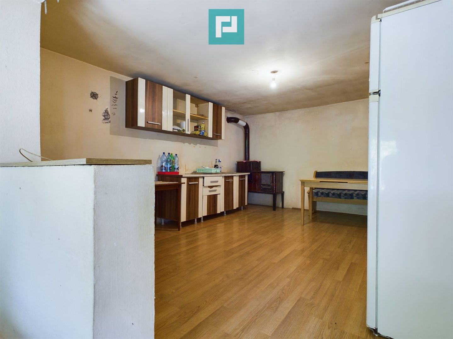 Casă cu 4 camere în Cruceni - Poză 6