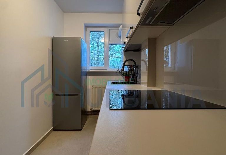 Copou, Universitate - Apartament 3 camere decomandate, etaj 2/4, strada Codrescu nr. 11 - Poză 2