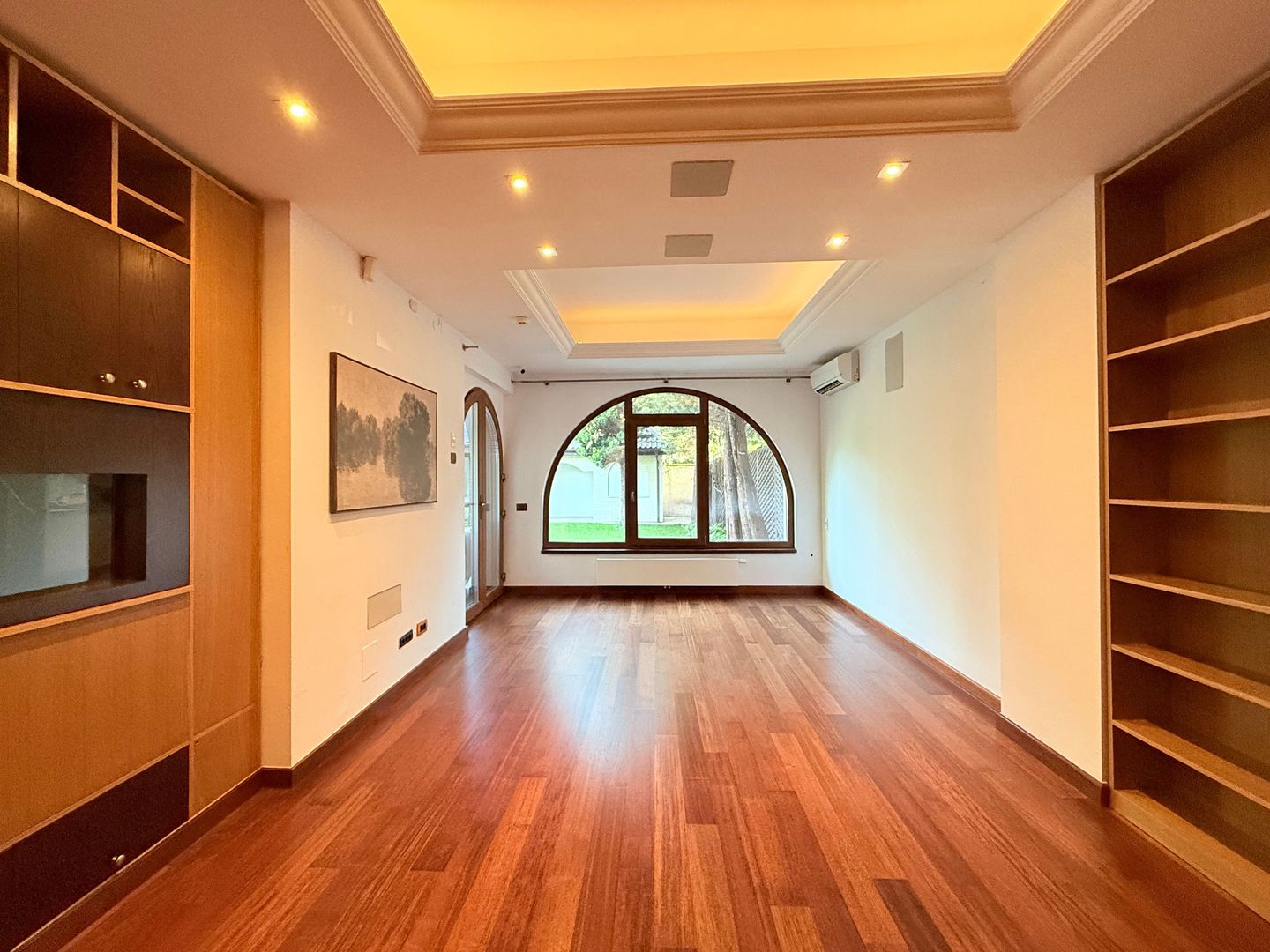 Vilă elegantă cu teren de aproximativ 1.000 mp - Poză 10
