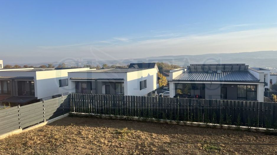 Vand casă tip duplex 160 mp +200 mp de grădină, zona Voronet - Poză 5