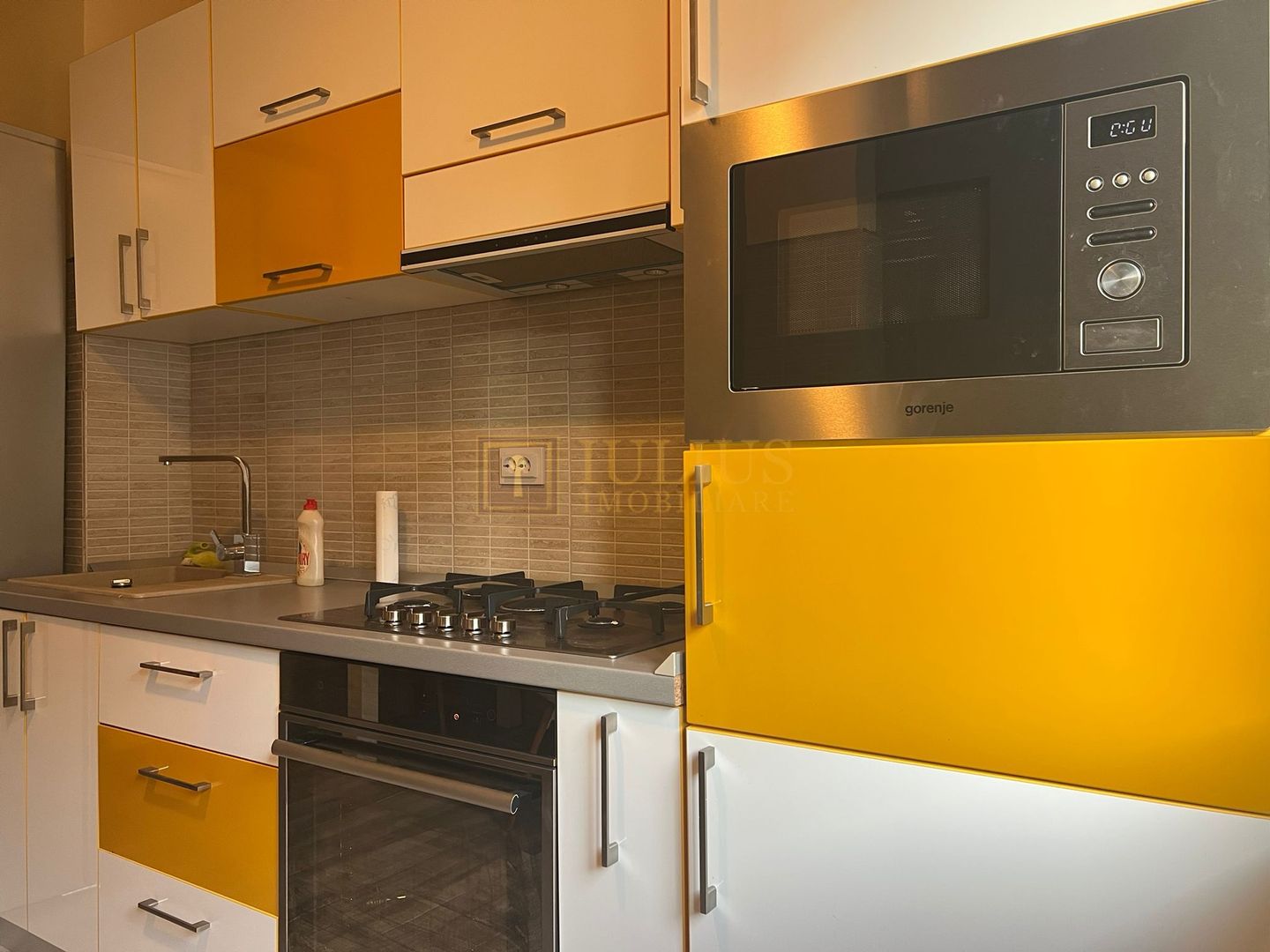 Soarelui, langa Parcul Padurice; centrala proprie, 2 bai. - Poză 21