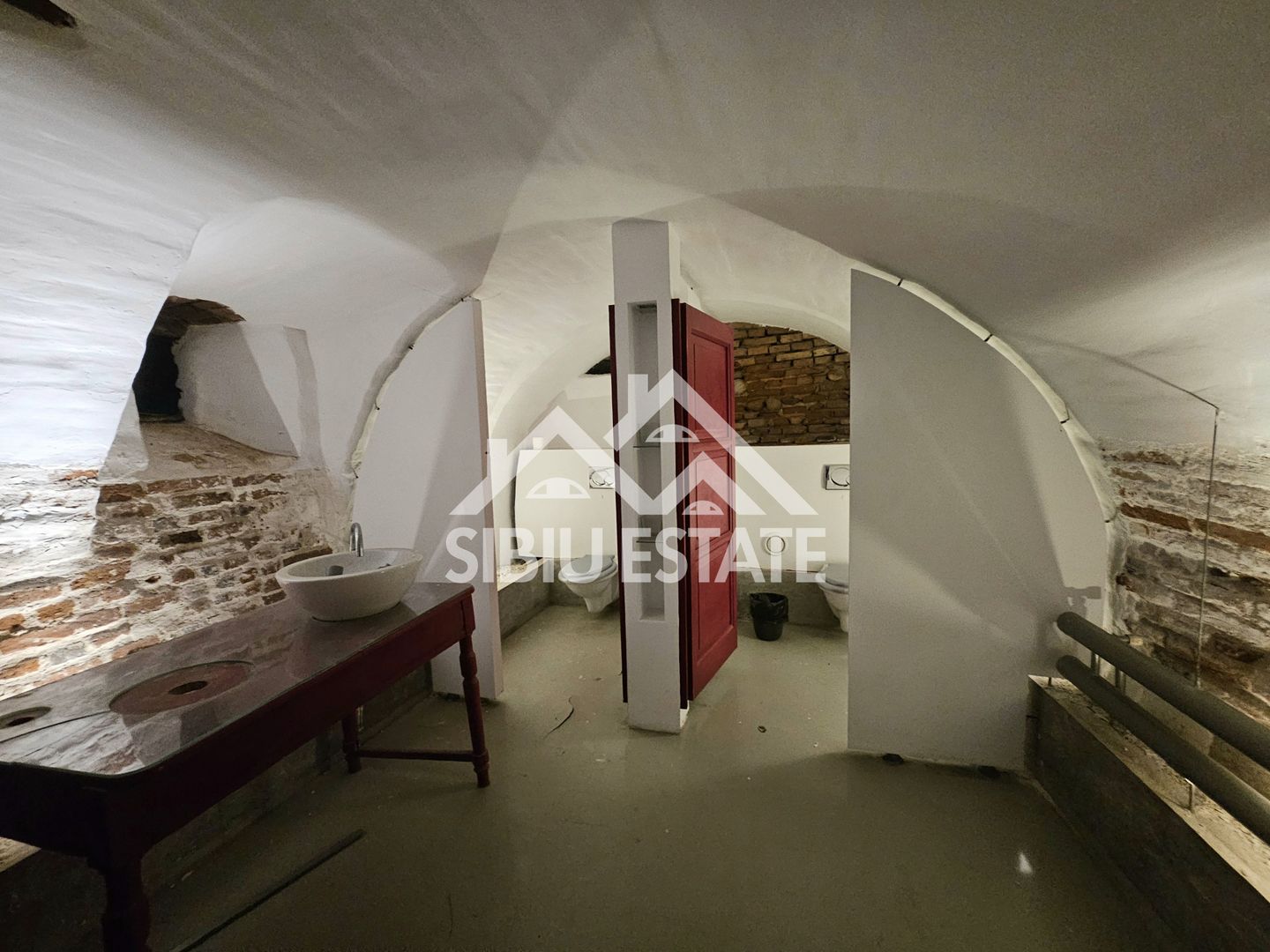 Imobil zona ultracentrala pretabil restaurant  schimbare destinatie - Poză 22