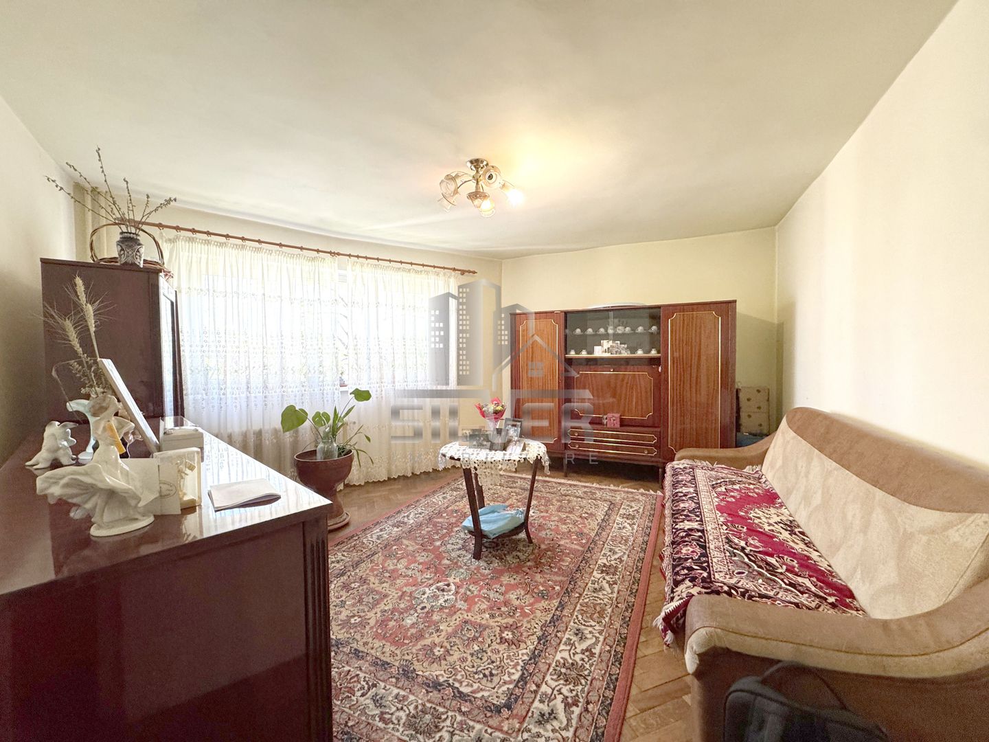 Apartament cu 4 camere/80 mp/zona strazii Peana. - Poză 1