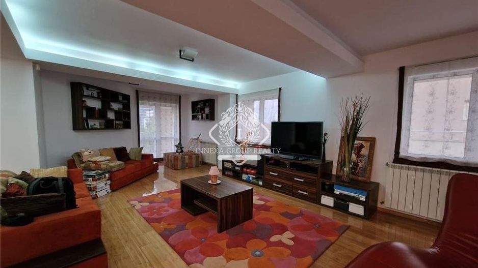 Pipera I Vila 8 camere - Poză 2