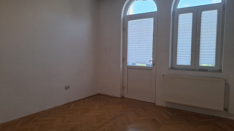 URGENT!,  PARCARE DEDICATA,CURTE EXCLUSIVA, MANSARDA BONUS, NEGOCIABIL - Poză 3