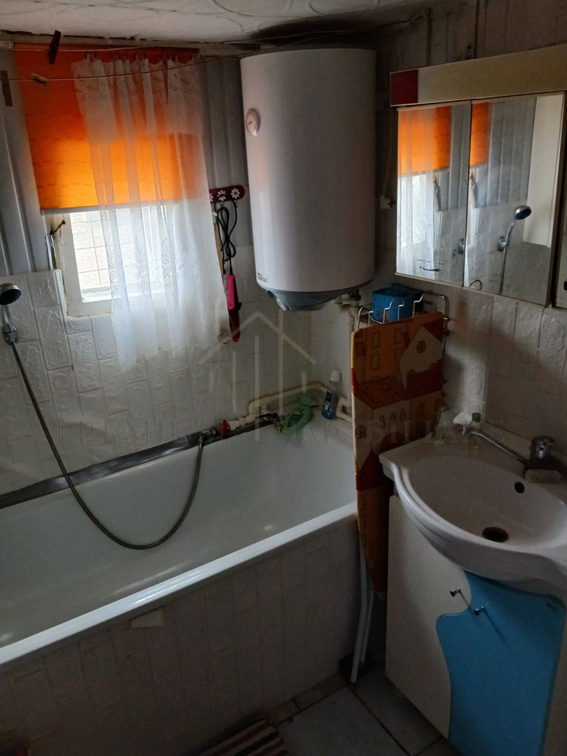 Casă 5 camere, 137 mp utili, 960 mp teren, 10 km de Onești - Poză 14