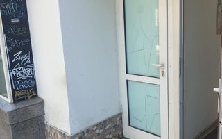 Inchiriez 4.5mp spatiu pe str. Cuza-Vodă Iași - Poză 1