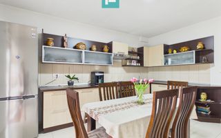 Casă cu 5 camere de vânzare în Curtici – spațiu, - Poză 2