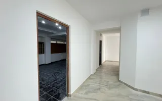 Spatii comerciale moderne de inchiriat, in cladire recent renovata - Poză 15