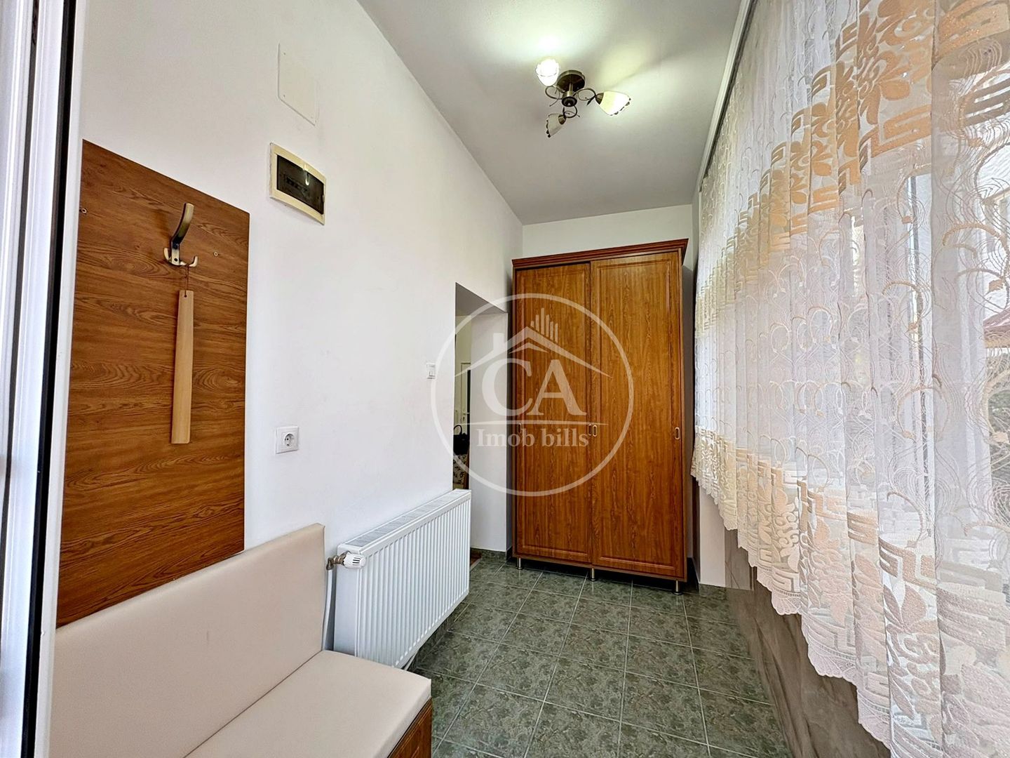 Casă de închiriat cu 3 camere în zona Centrală, Oradea. - Poză 11