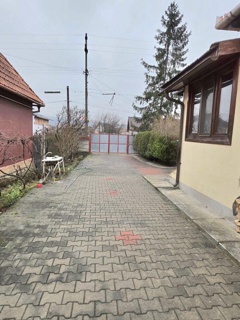 DE VANZARE CASA 5CAMERE ZONA CENTRALA TALMACIU - Poză 35