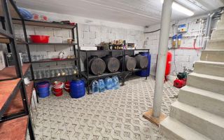 Casa de vanzare la 13 km de Onesti - Poză 26