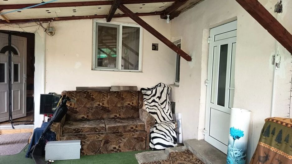 BRASADAS vinde casă 4 cam zona UNIO pentru două familii. - Poză 2